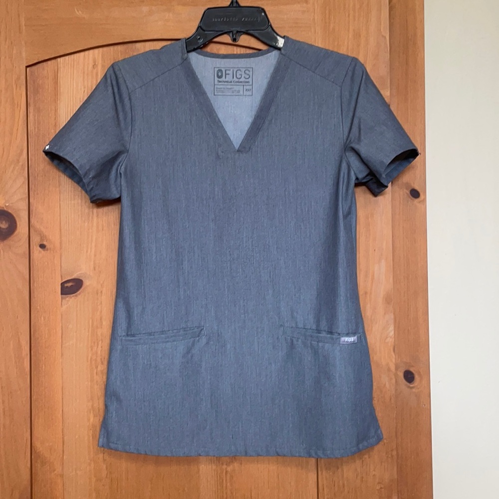 Casma three pocket scrub top Figs! Gray, XXS